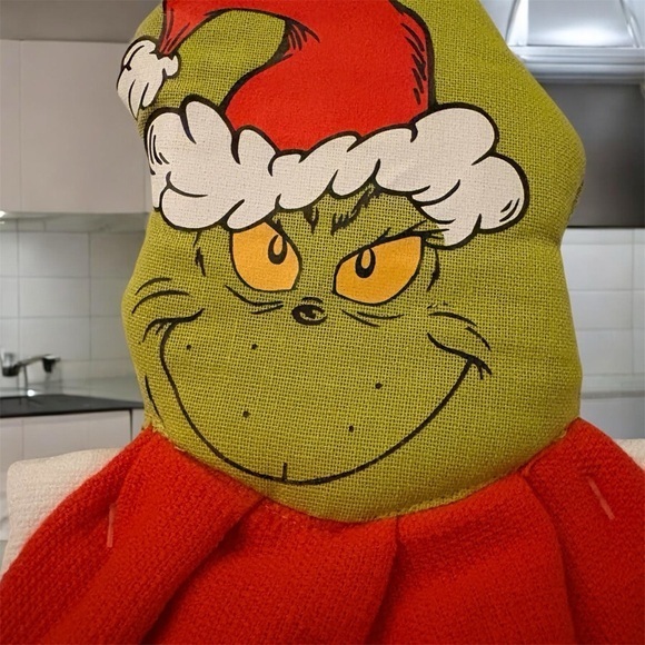 Dr. Seuss Other - Dr. Seuss The Grinch Novelty 2pc Kitchen Towel Set - Red and Green